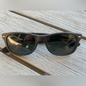 Ray Ban - New Wayfarer 2132
